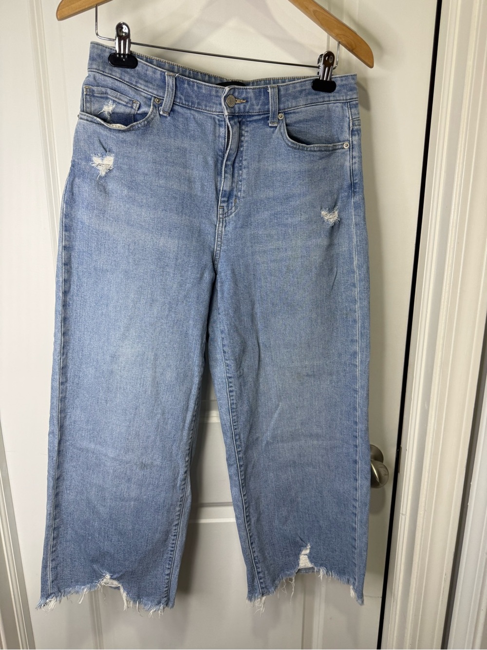 Uniqlo Jeans Womens Light Wash Distressed Wide Leg High Rise Raw Hem 30” waist